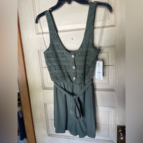 NWT No Boundaries Scoop Neck Button Up Tie Romper - Picture 1 of 12